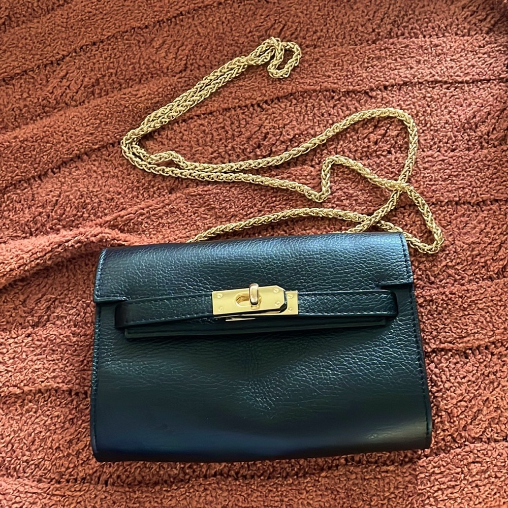 Black sling bag